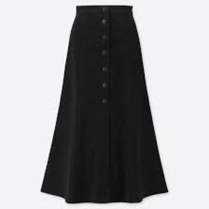 uniqlo button long skirt size 2
